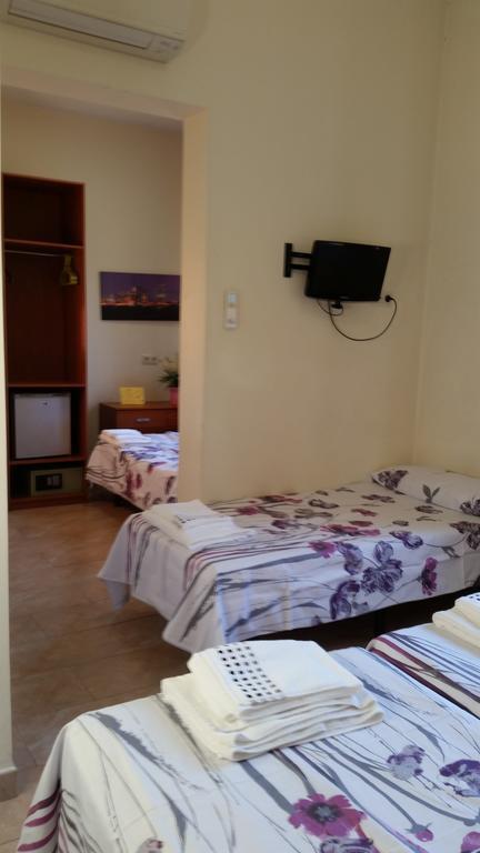 Hostal Tirso Plaza Madrid Extérieur photo