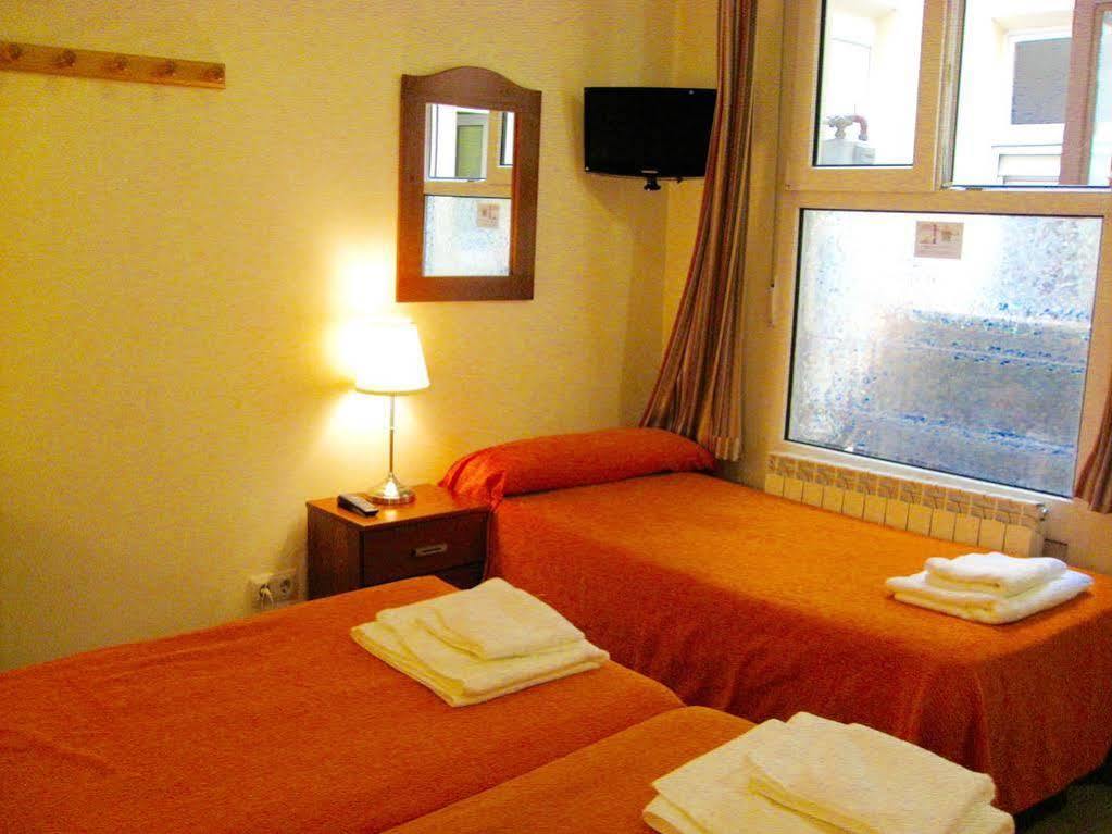 Hostal Tirso Plaza Madrid Extérieur photo