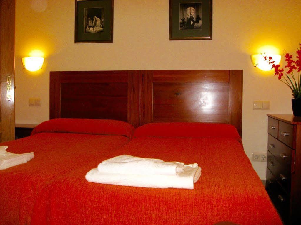 Hostal Tirso Plaza Madrid Extérieur photo