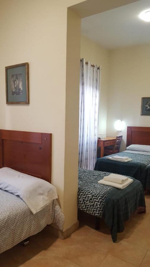 Hostal Tirso Plaza Madrid Extérieur photo