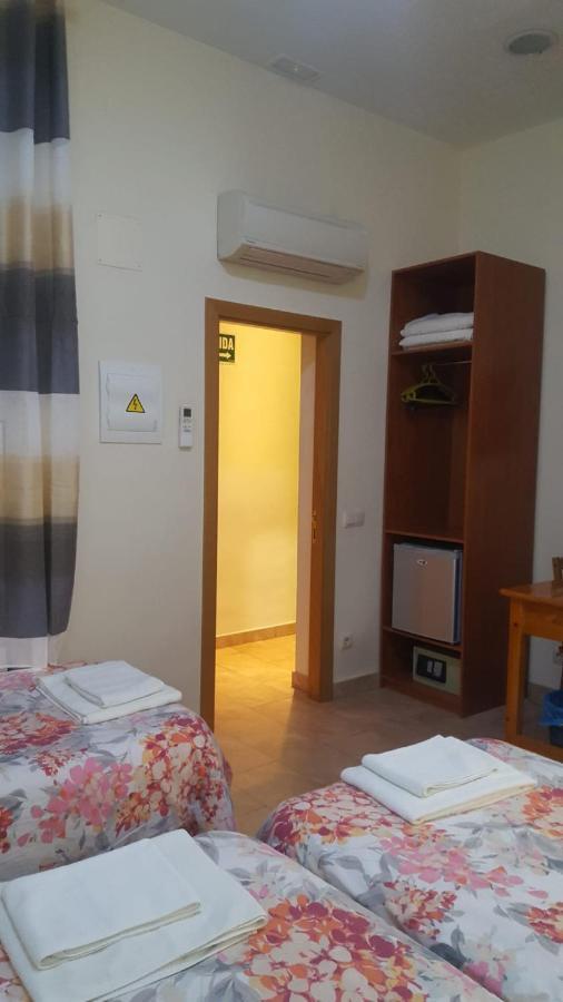 Hostal Tirso Plaza Madrid Extérieur photo