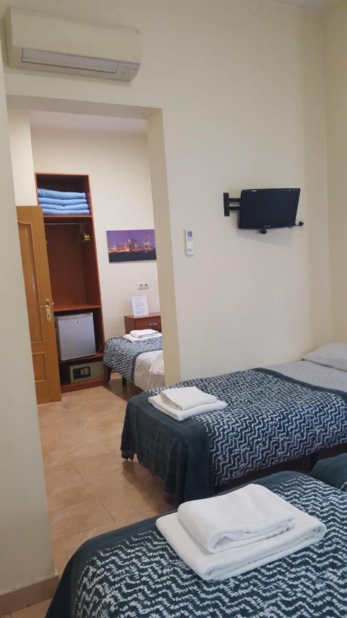 Hostal Tirso Plaza Madrid Extérieur photo