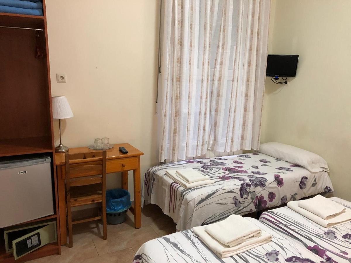 Hostal Tirso Plaza Madrid Extérieur photo